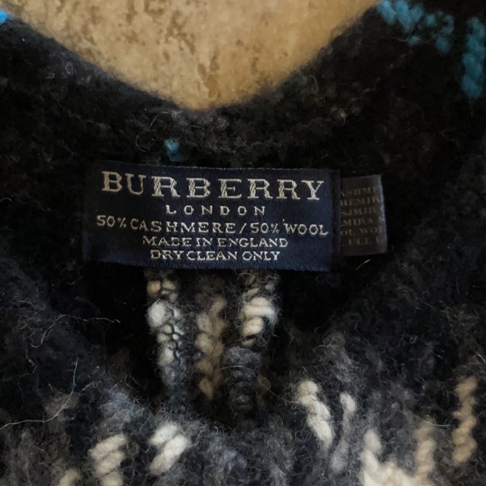 Burberry Black and Blue Plaid Poncho Cashmere and Wool Fringe Winter Designer - Picture 9 of 10